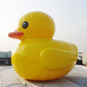 customized inflatable yellow duck